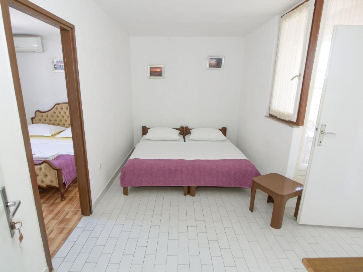Apartmani Marija Baska Voda Bagian luar foto