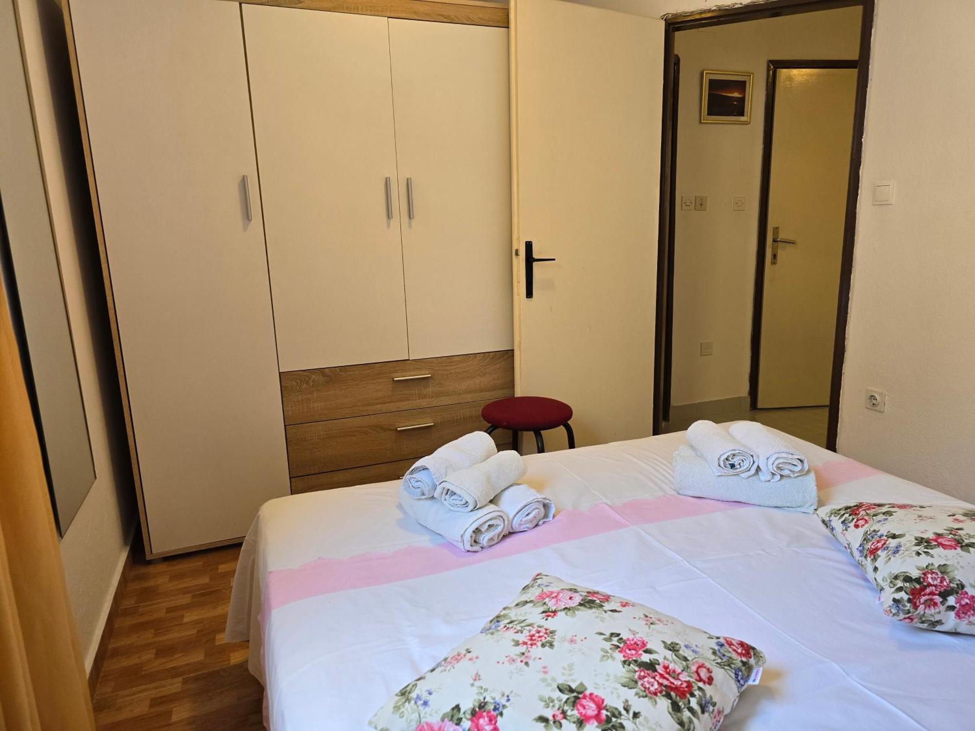 Apartmani Marija Baska Voda Bagian luar foto